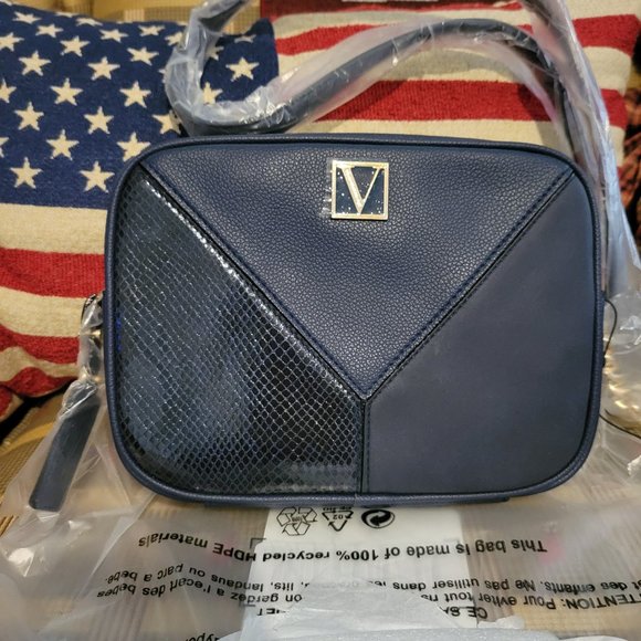 Victoria's Secret Handbags - Victoria's secret crossbody bag